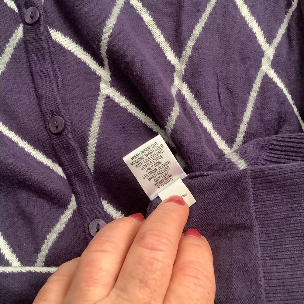 GREAT PURPLE AND WHITE BUTTON DOWN 1X SWEATER - Picture 5 of 6